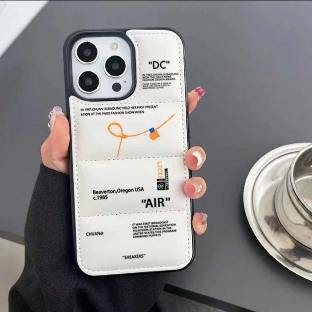 White iphone14 Pro Max puffer case